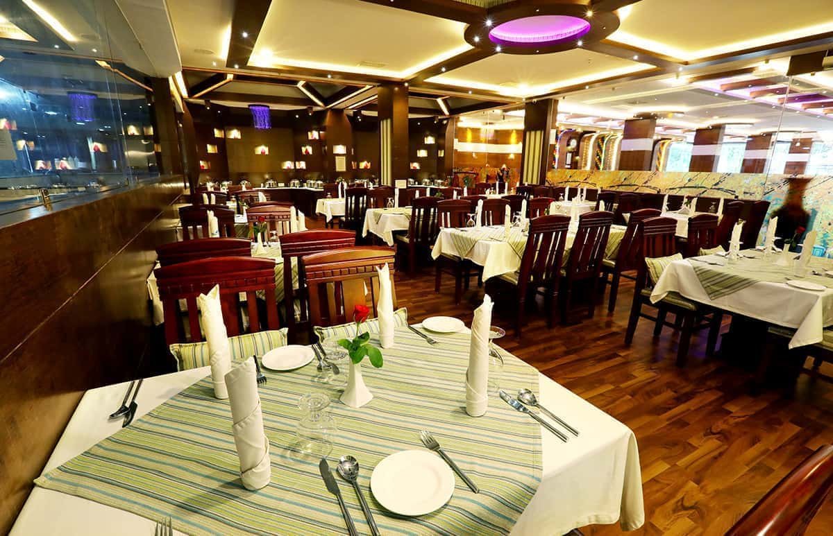 Dining Lounge Ambiance