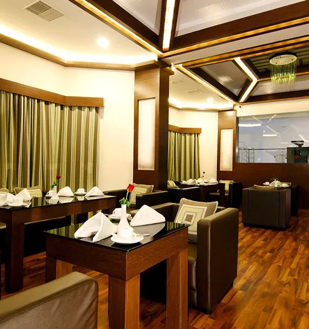Canopy vs Copper Chimmney in Kannur: Coffee-Shop Meetup or Full Restaurant Meal?